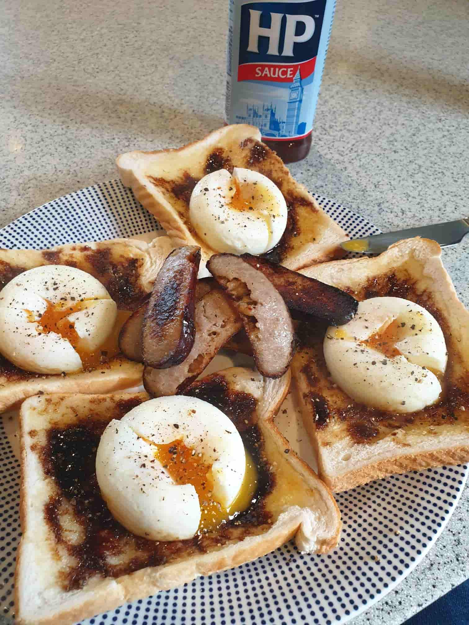 poached eggs on toast